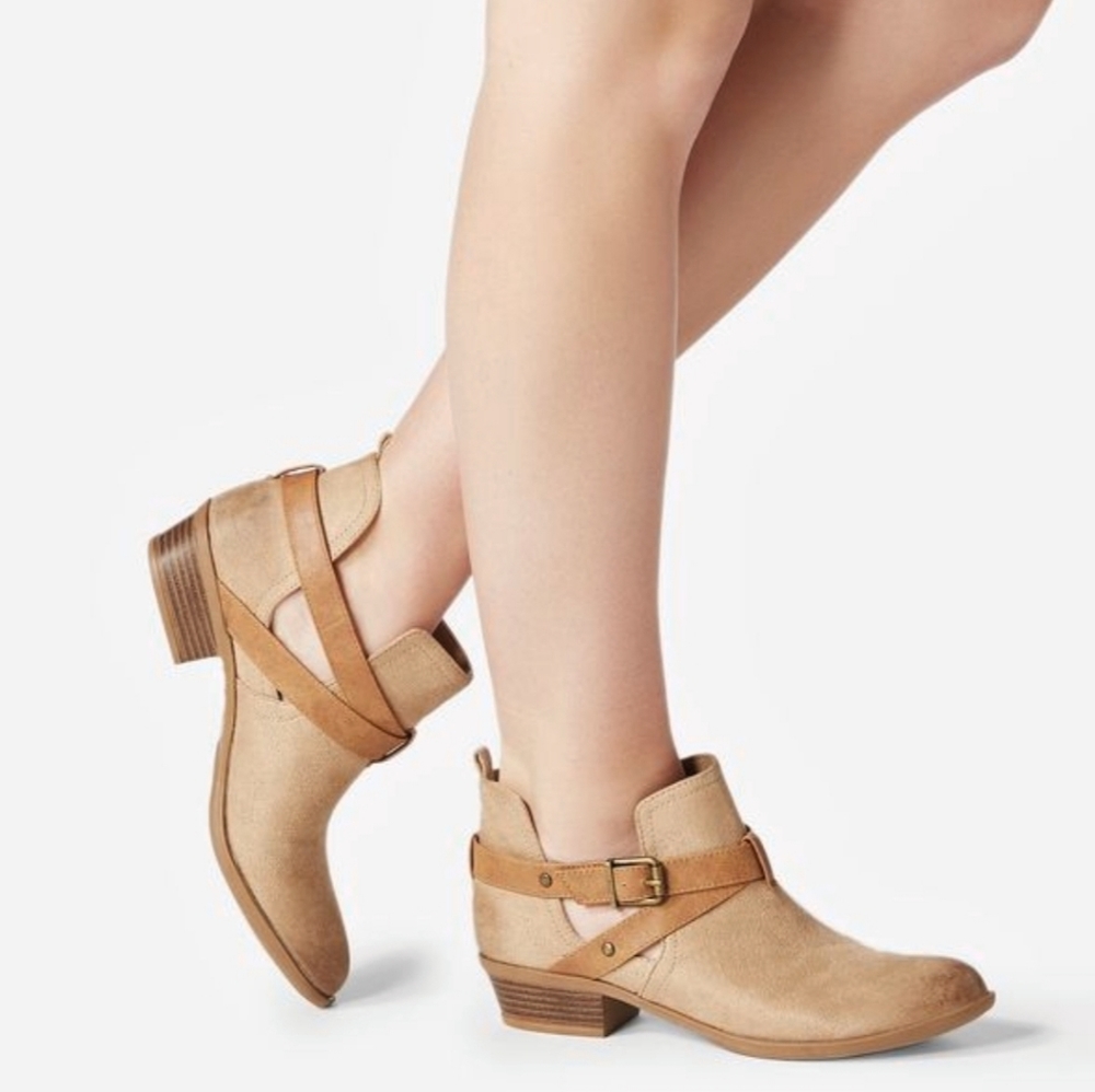 JUSTFAB shoe, booties, style EMMIE, size 11, New in Box